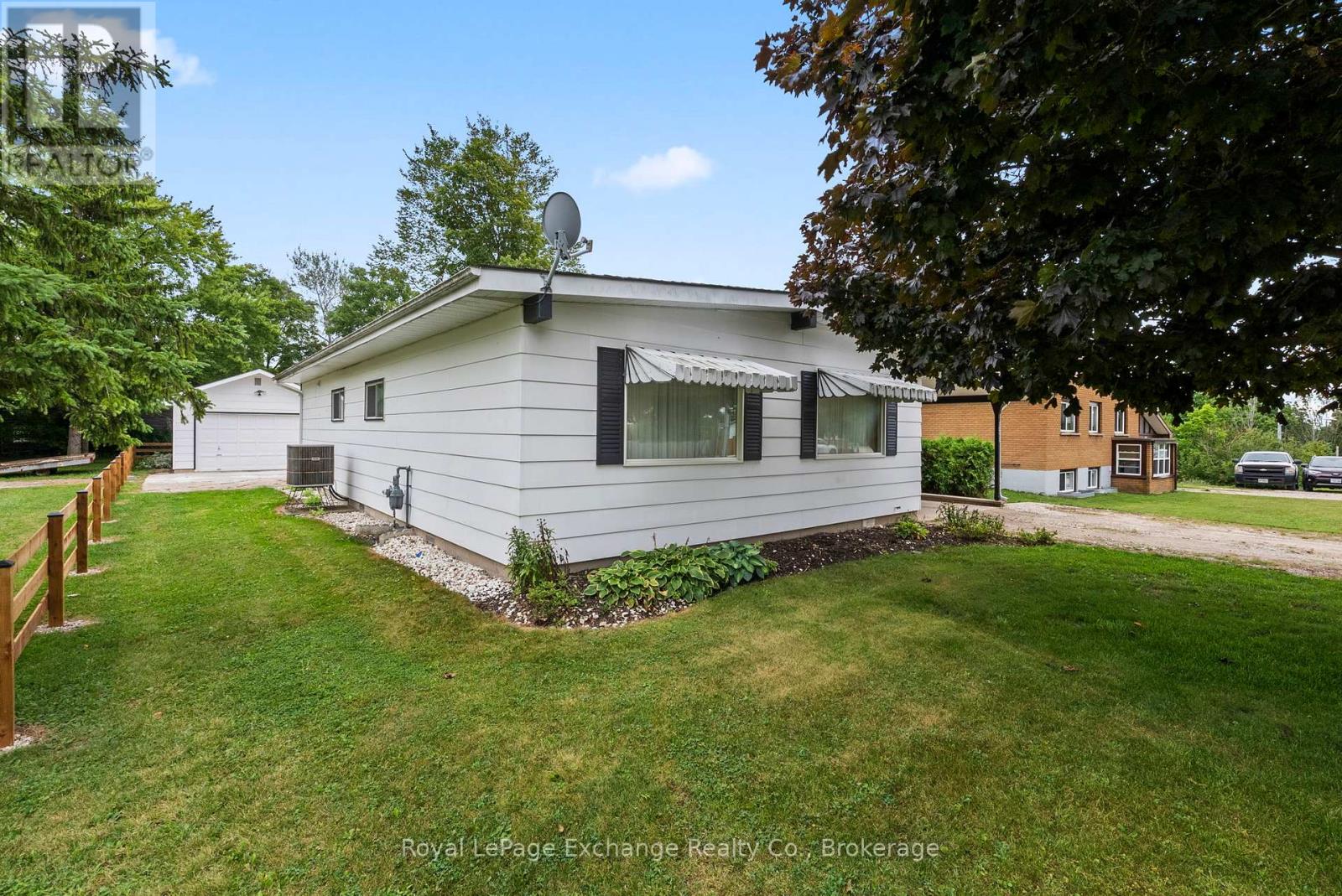 1051 Sutton Street, Kincardine, Ontario  N2Z 2G1 - Photo 2 - X12359485