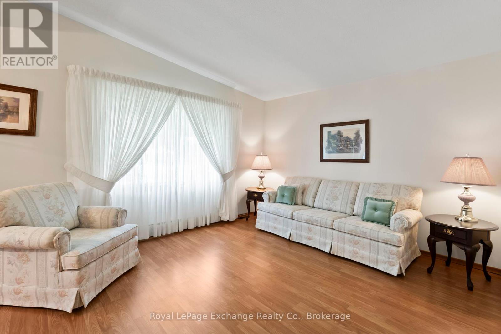 1051 Sutton Street, Kincardine, Ontario  N2Z 2G1 - Photo 6 - X12359485
