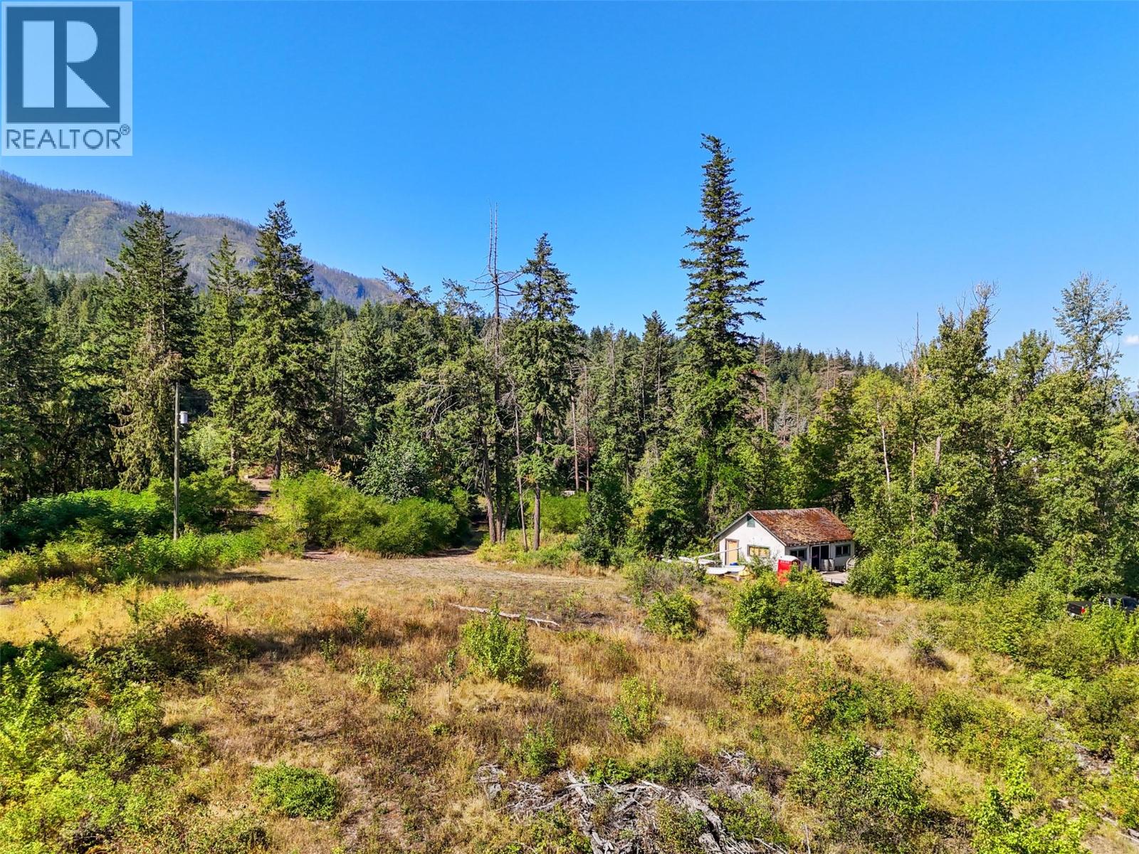 663 Waverly Park Frontage Road, Sorrento, British Columbia  V0E 2W1 - Photo 3 - 10359898