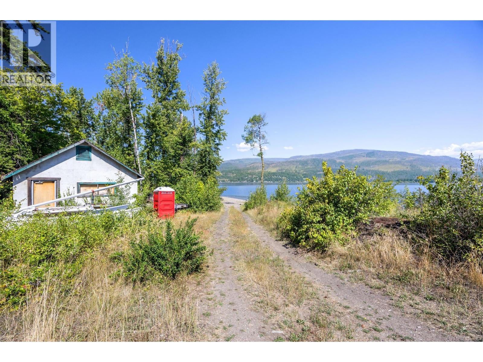 663 Waverly Park Frontage Road, Sorrento, British Columbia  V0E 2W1 - Photo 4 - 10359898