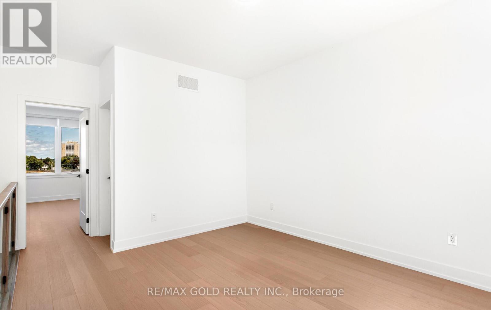 71 - 80 Coveside Drive W, Mississauga (Port Credit), Ontario  L5H 0B2 - Photo 32 - W12359298