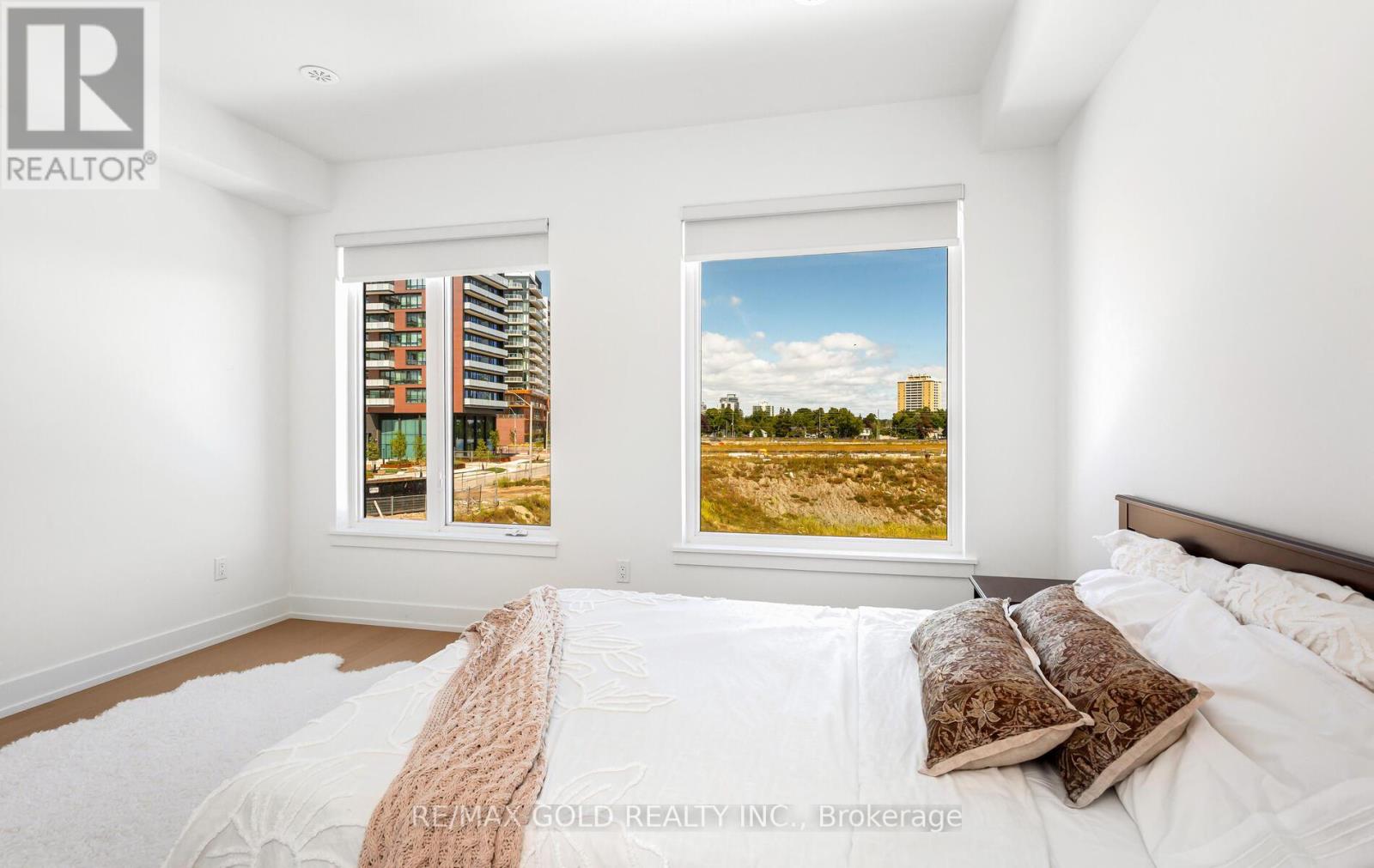 71 - 80 Coveside Drive W, Mississauga (Port Credit), Ontario  L5H 0B2 - Photo 19 - W12359298