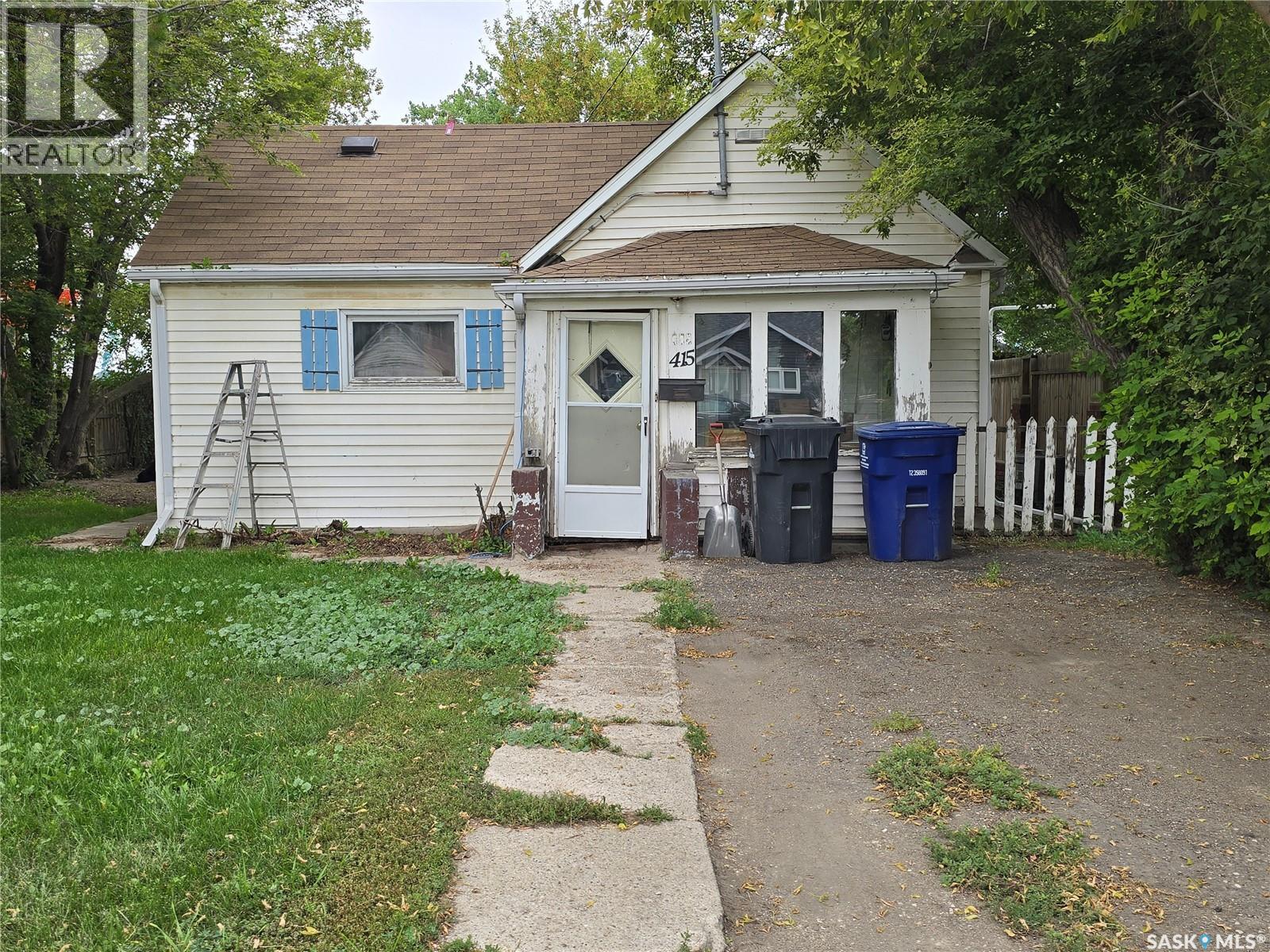 415 Government Road, Weyburn, Saskatchewan  S4H 0P5 - Photo 1 - SK016403