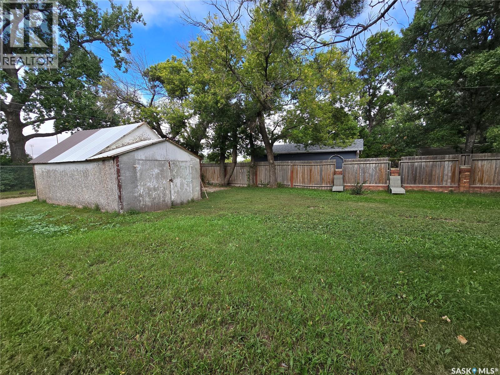 415 Government Road, Weyburn, Saskatchewan  S4H 0P5 - Photo 12 - SK016403