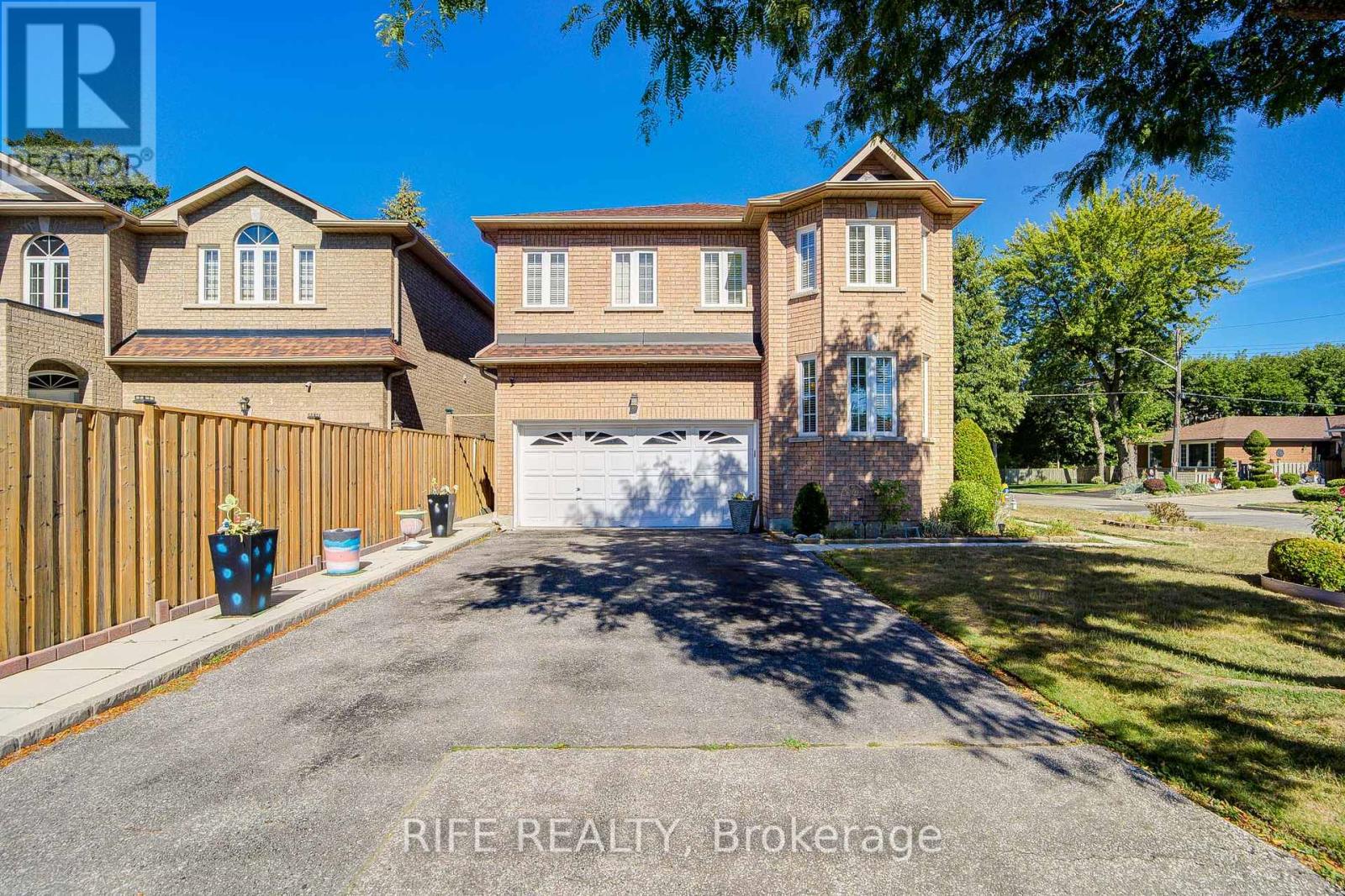 Property at 106 CRAGGVIEW DRIVE image 4