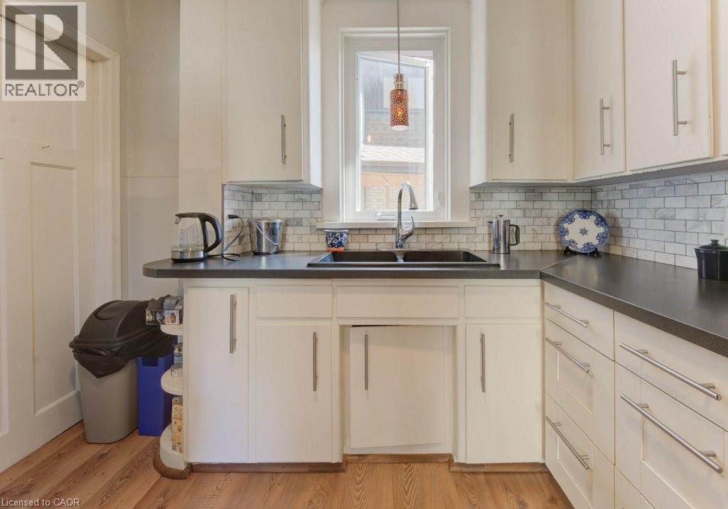 43 Irvin Street, Kitchener, Ontario  N2H 1K7 - Photo 20 - 40762635
