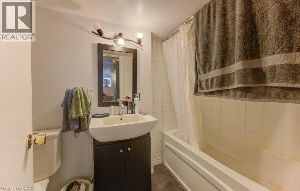 43 Irvin Street, Kitchener, Ontario  N2H 1K7 - Photo 40 - 40762635
