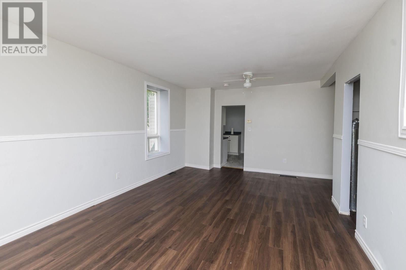 55 Grosvenor Ave, Sault Ste. Marie, Ontario  P6B 2L8 - Photo 8 - SM252353