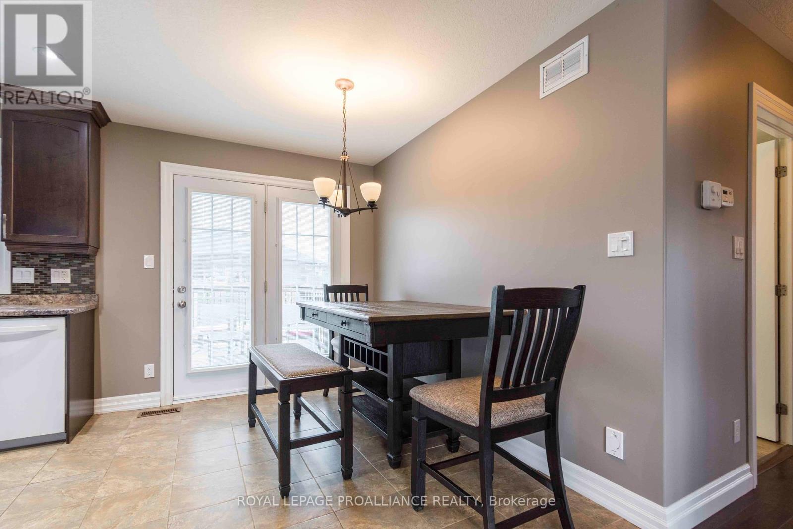 32 Aspen Drive, Quinte West, Ontario  K8V 0E2 - Photo 10 - X12359548