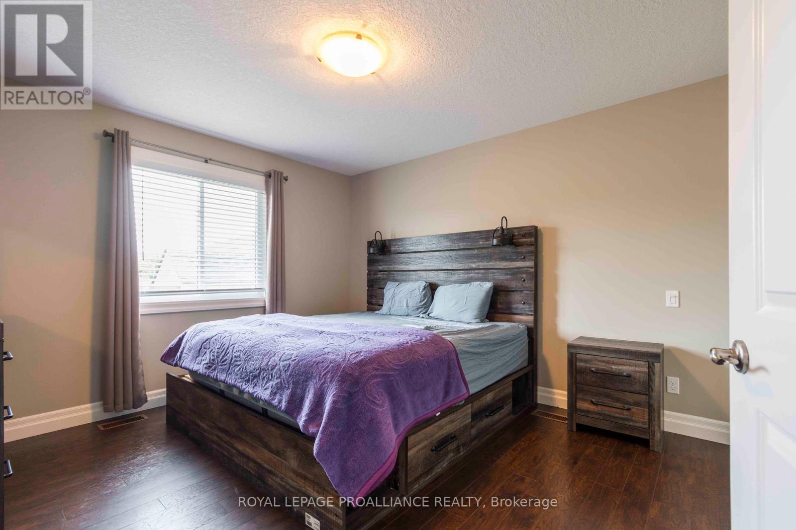 32 Aspen Drive, Quinte West, Ontario  K8V 0E2 - Photo 11 - X12359548