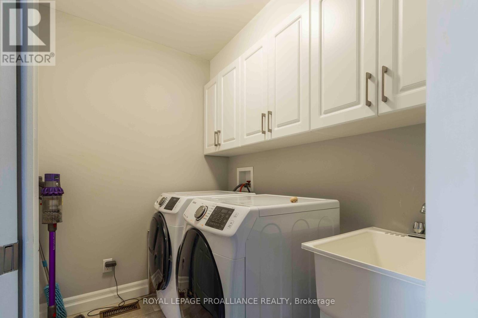 32 Aspen Drive, Quinte West, Ontario  K8V 0E2 - Photo 14 - X12359548