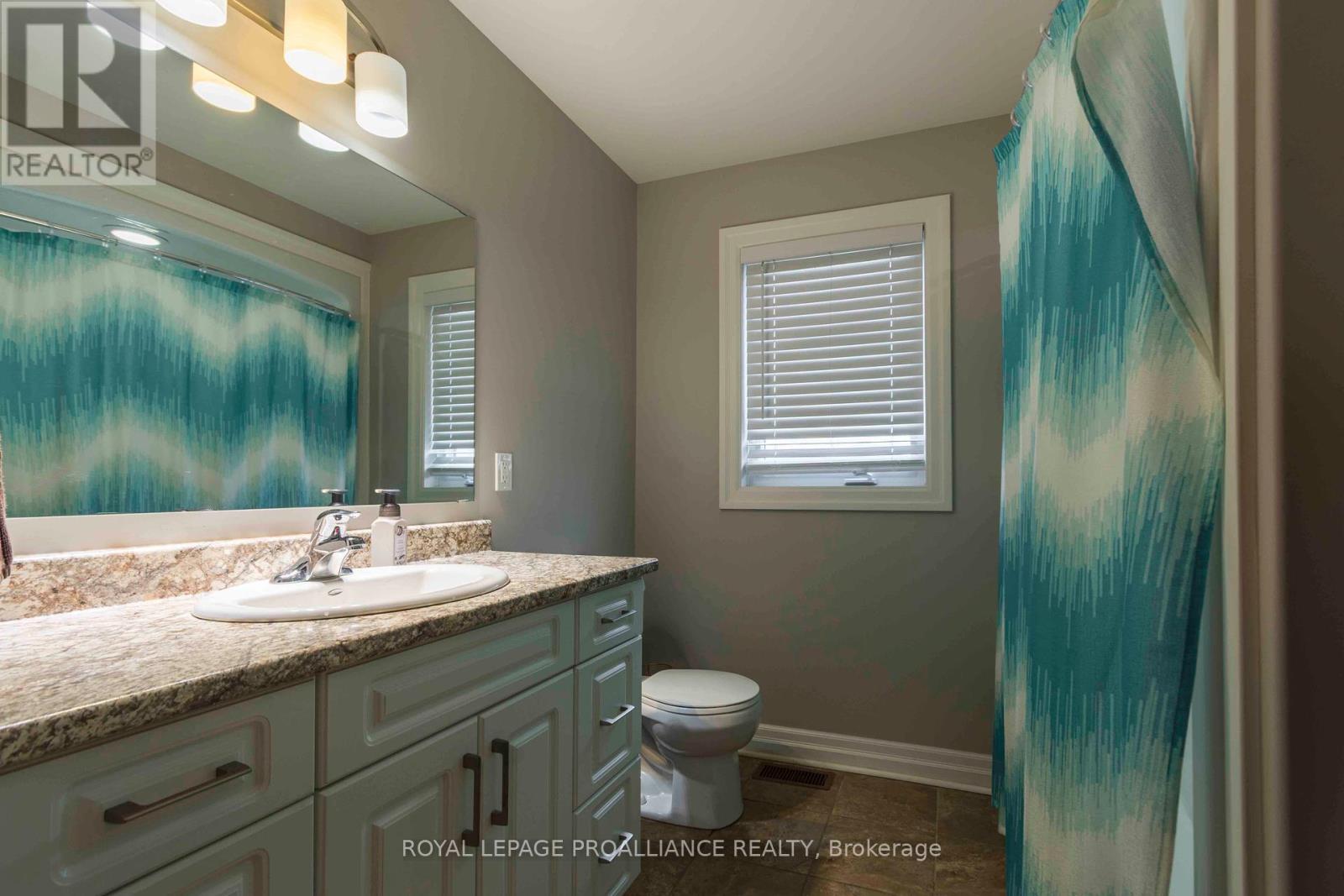 32 Aspen Drive, Quinte West, Ontario  K8V 0E2 - Photo 15 - X12359548