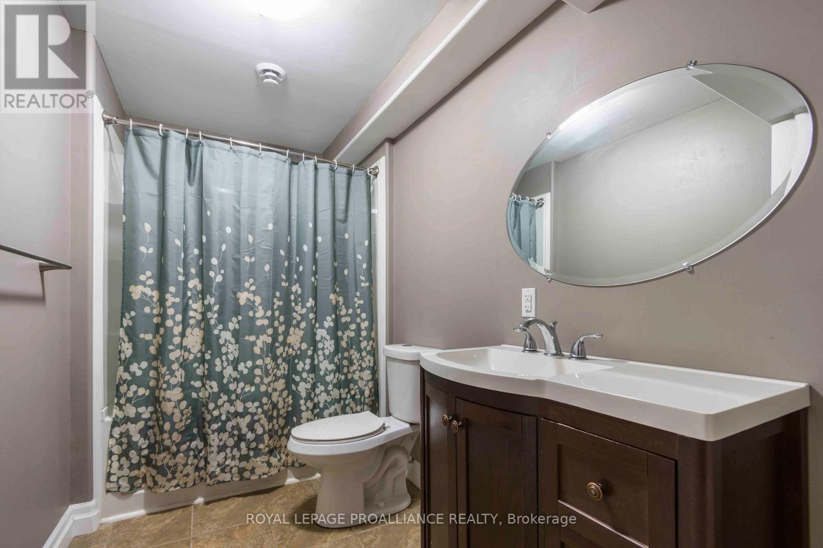 32 Aspen Drive, Quinte West, Ontario  K8V 0E2 - Photo 19 - X12359548