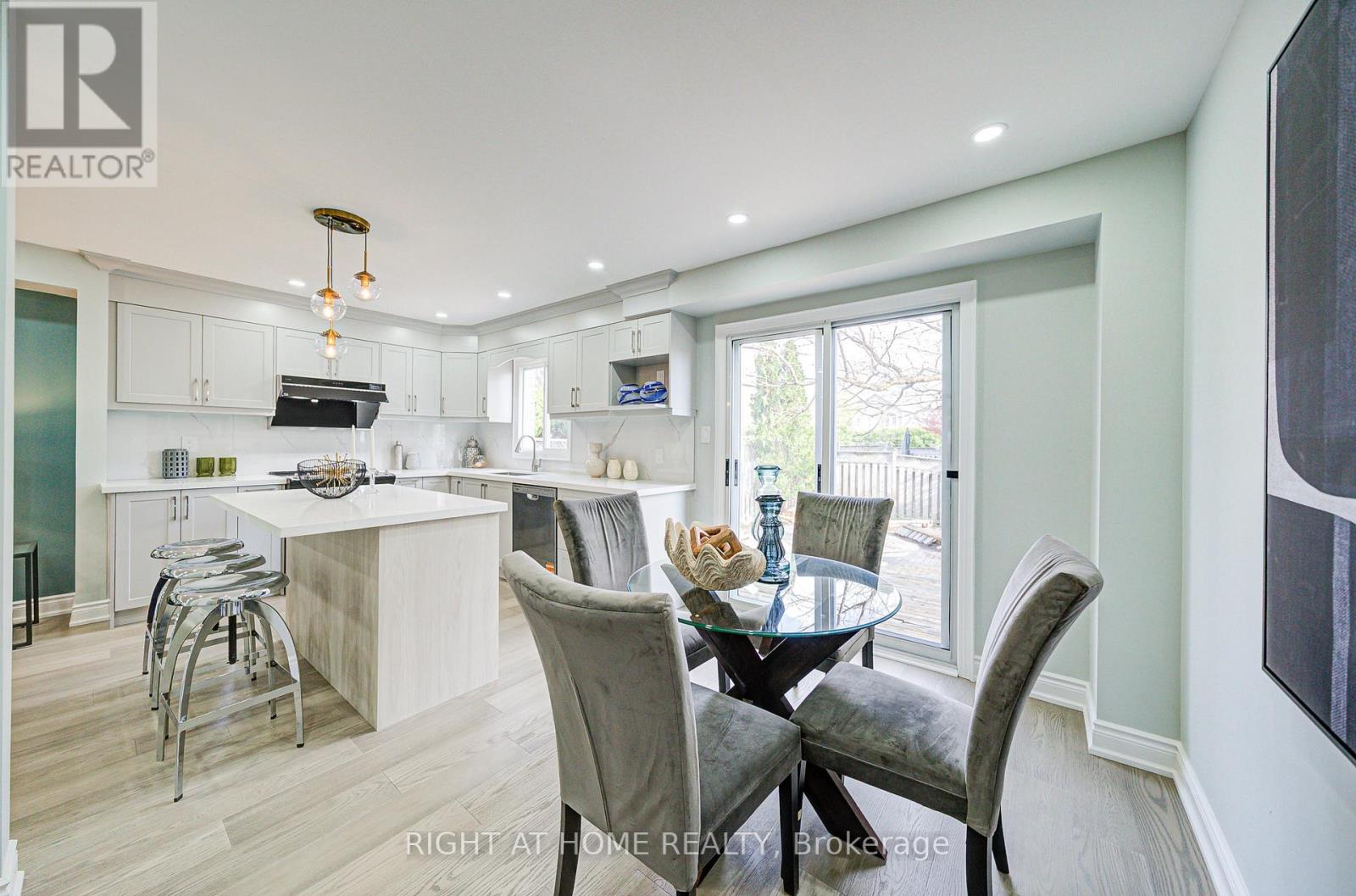 165 Trail Ridge Lane, Markham (Berczy), Ontario  L6C 2C6 - Photo 14 - N12359389