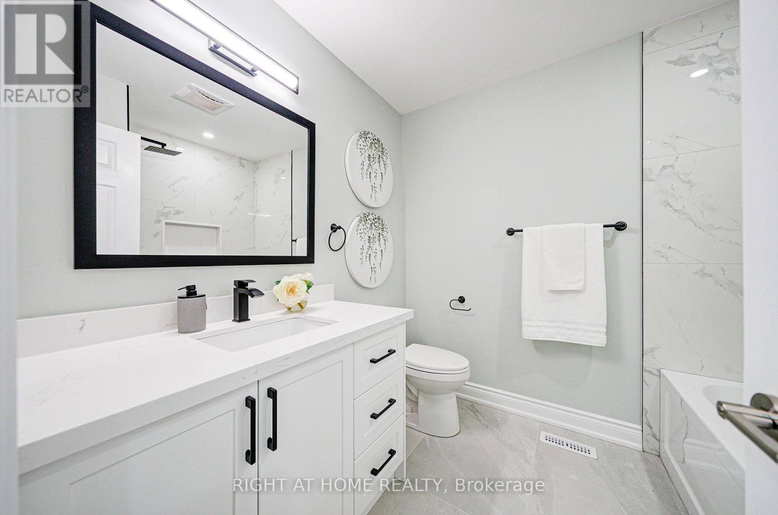 165 Trail Ridge Lane, Markham (Berczy), Ontario  L6C 2C6 - Photo 25 - N12359389