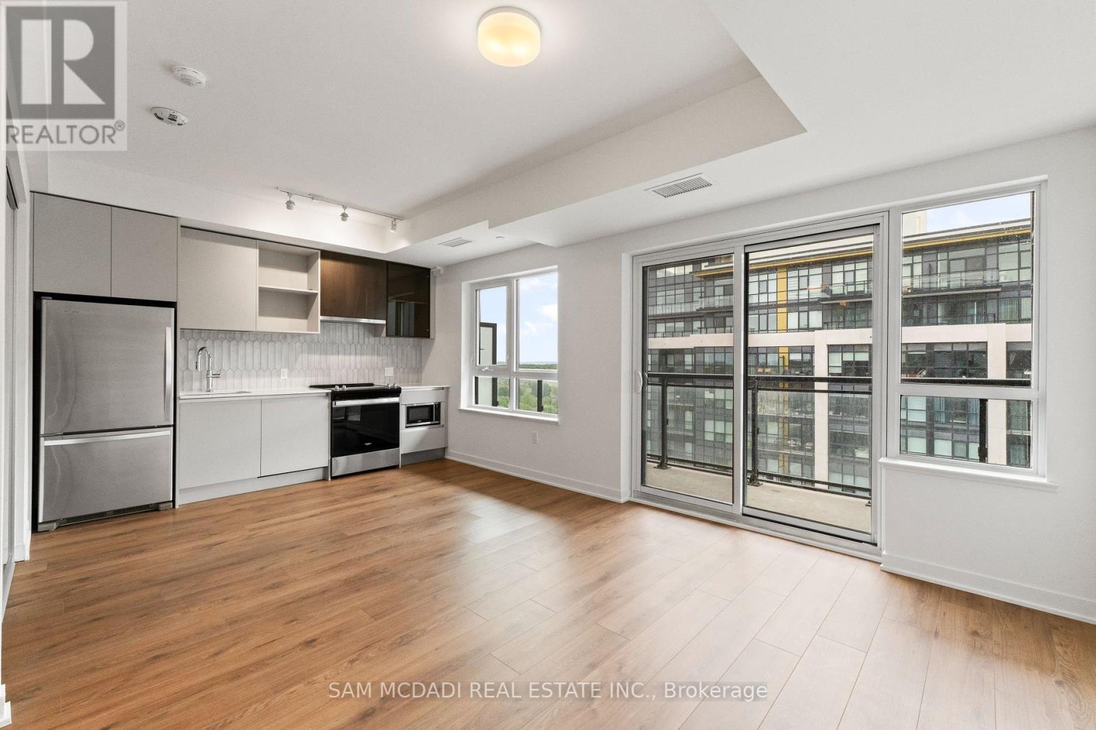 819 - 395 Dundas Street, Oakville, Ontario  L6M 4L9 - Photo 11 - W12355746