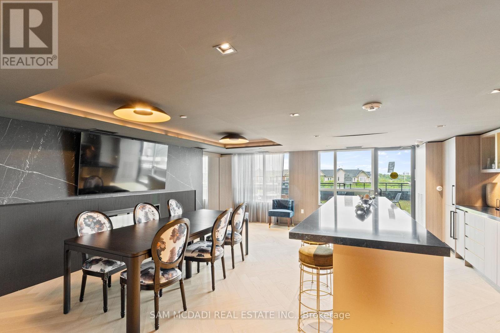 819 - 395 Dundas Street, Oakville, Ontario  L6M 4L9 - Photo 25 - W12355746