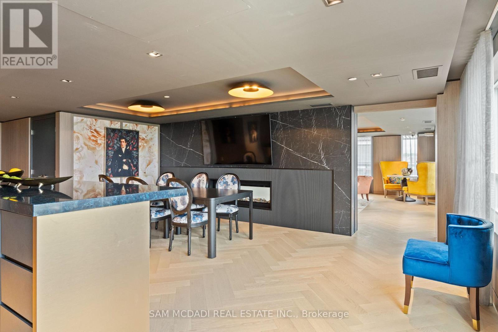 819 - 395 Dundas Street, Oakville, Ontario  L6M 4L9 - Photo 28 - W12355746