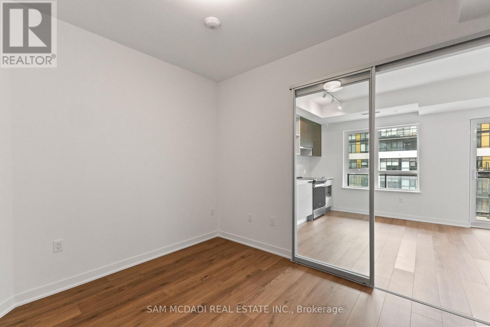 819 - 395 Dundas Street, Oakville, Ontario  L6M 4L9 - Photo 18 - W12355746