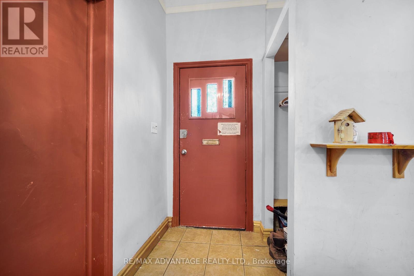 Property at 571 ELIZABETH STREET image 3