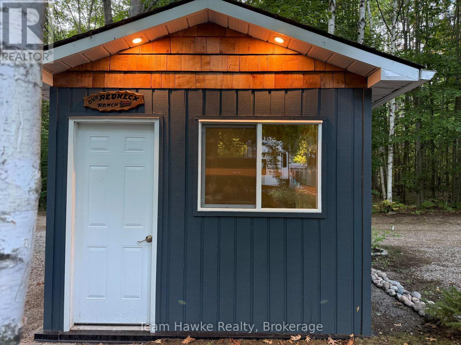 104 - 2920 Old Penetanguishene Road, Springwater, Ontario  L0L 1P0 - Photo 21 - S12359522
