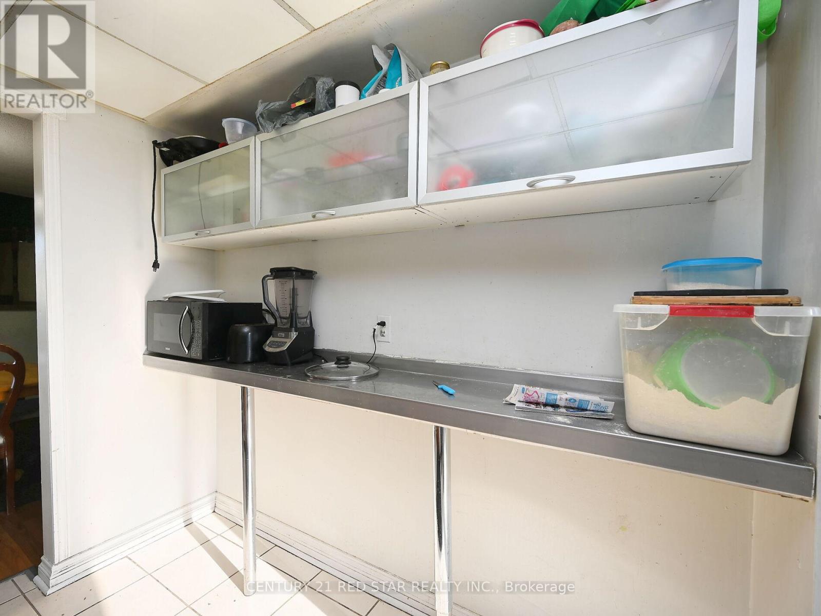 433 Hansen Road N, Brampton, Ontario  L6V 3P6 - Photo 9 - W12359404
