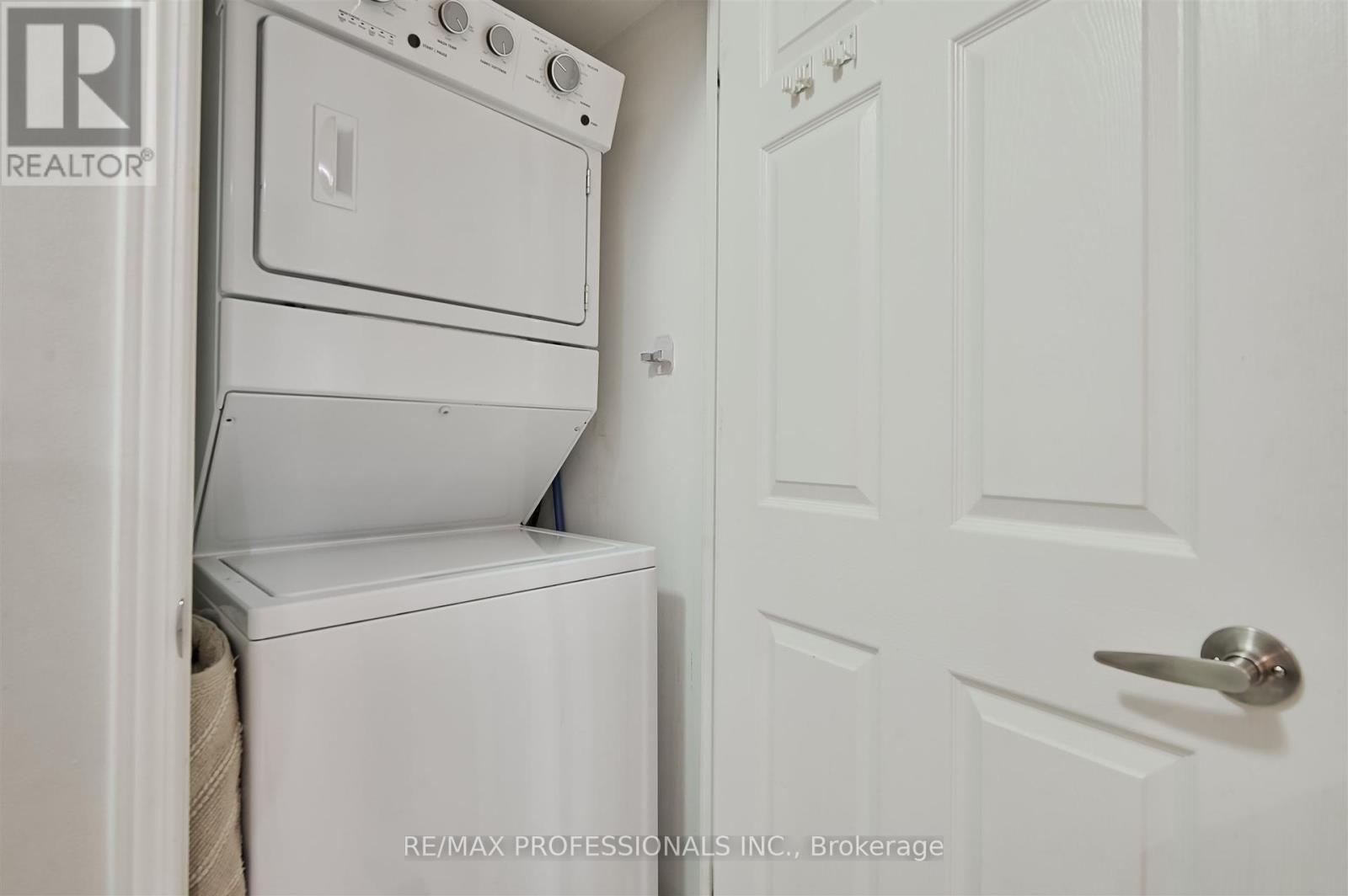 814 - 17 Michael Power Place, Toronto, Ontario  M9A 5G5 - Photo 12 - W12359487