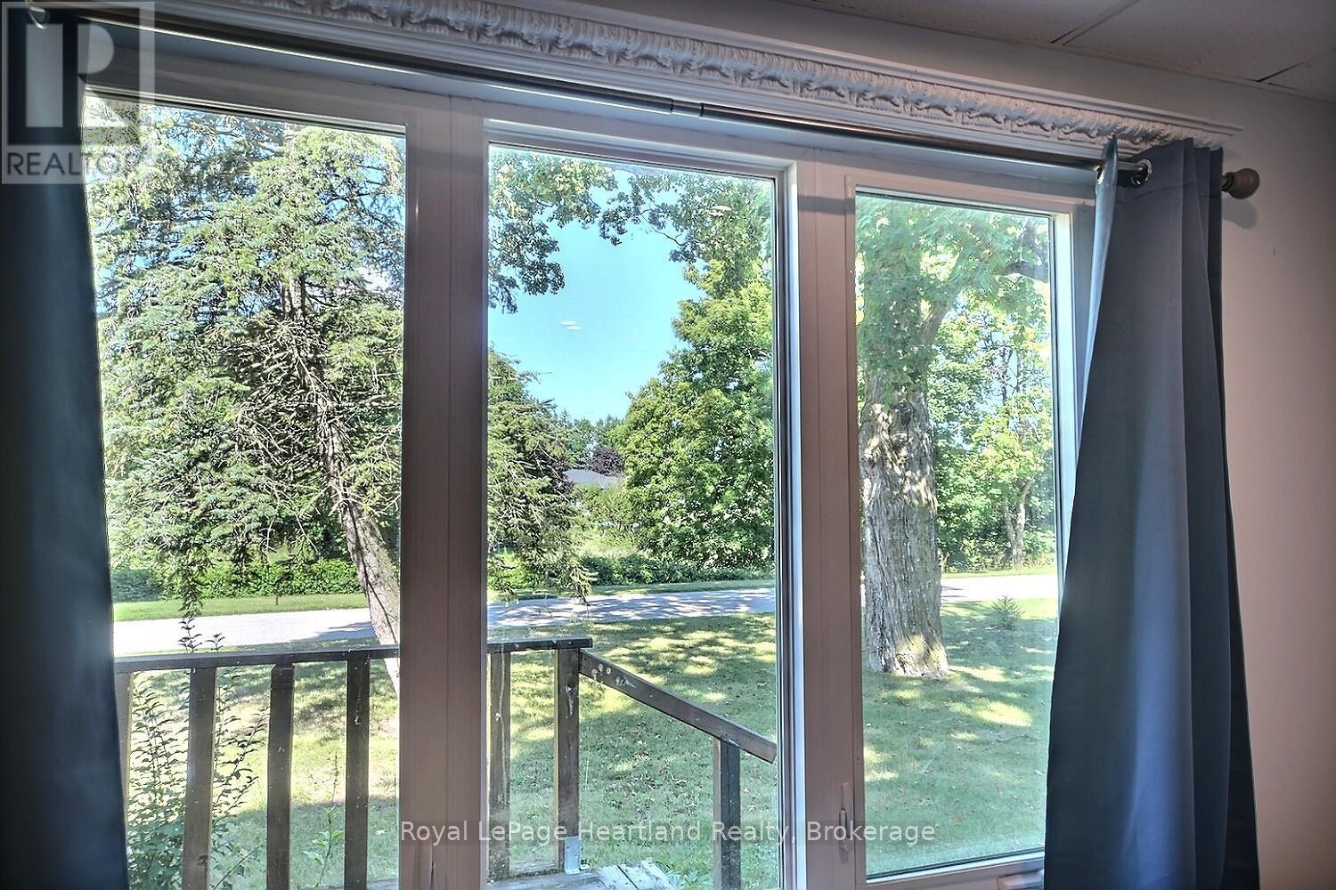 433 Albert Street, Huron East, Ontario  N0G 1H0 - Photo 14 - X12359549