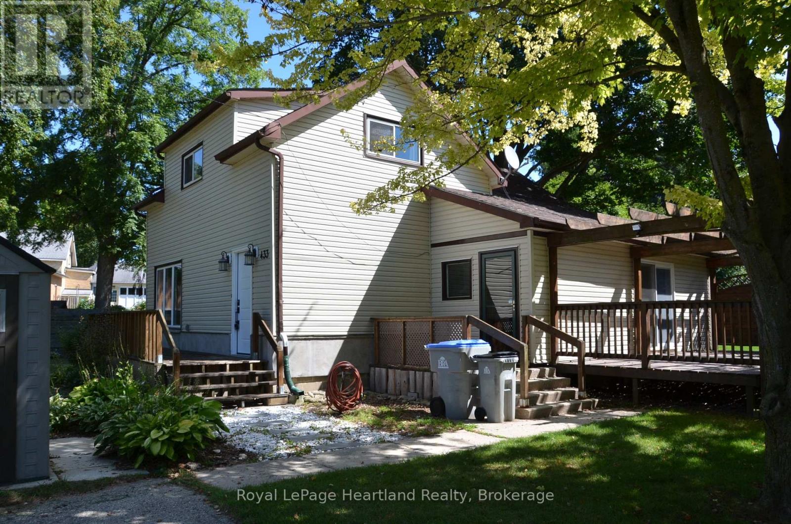 433 Albert Street, Huron East, Ontario  N0G 1H0 - Photo 2 - X12359549