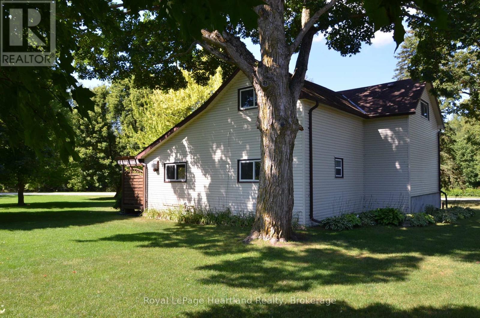 433 Albert Street, Huron East, Ontario  N0G 1H0 - Photo 25 - X12359549