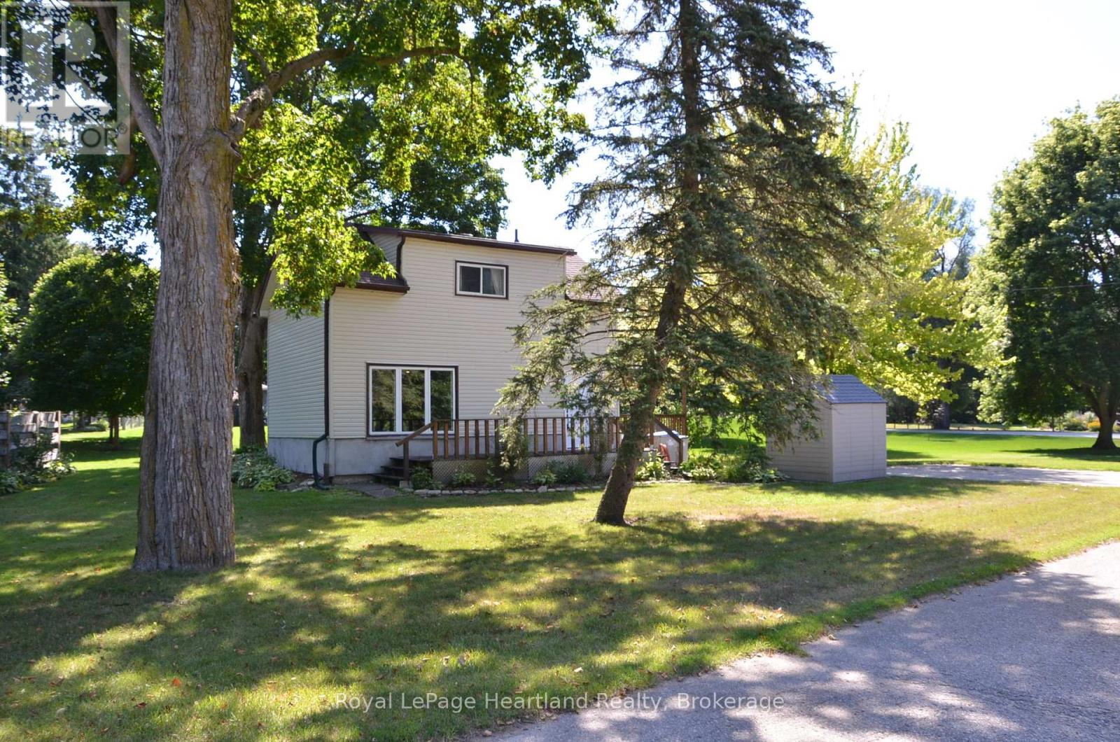 433 Albert Street, Huron East, Ontario  N0G 1H0 - Photo 3 - X12359549