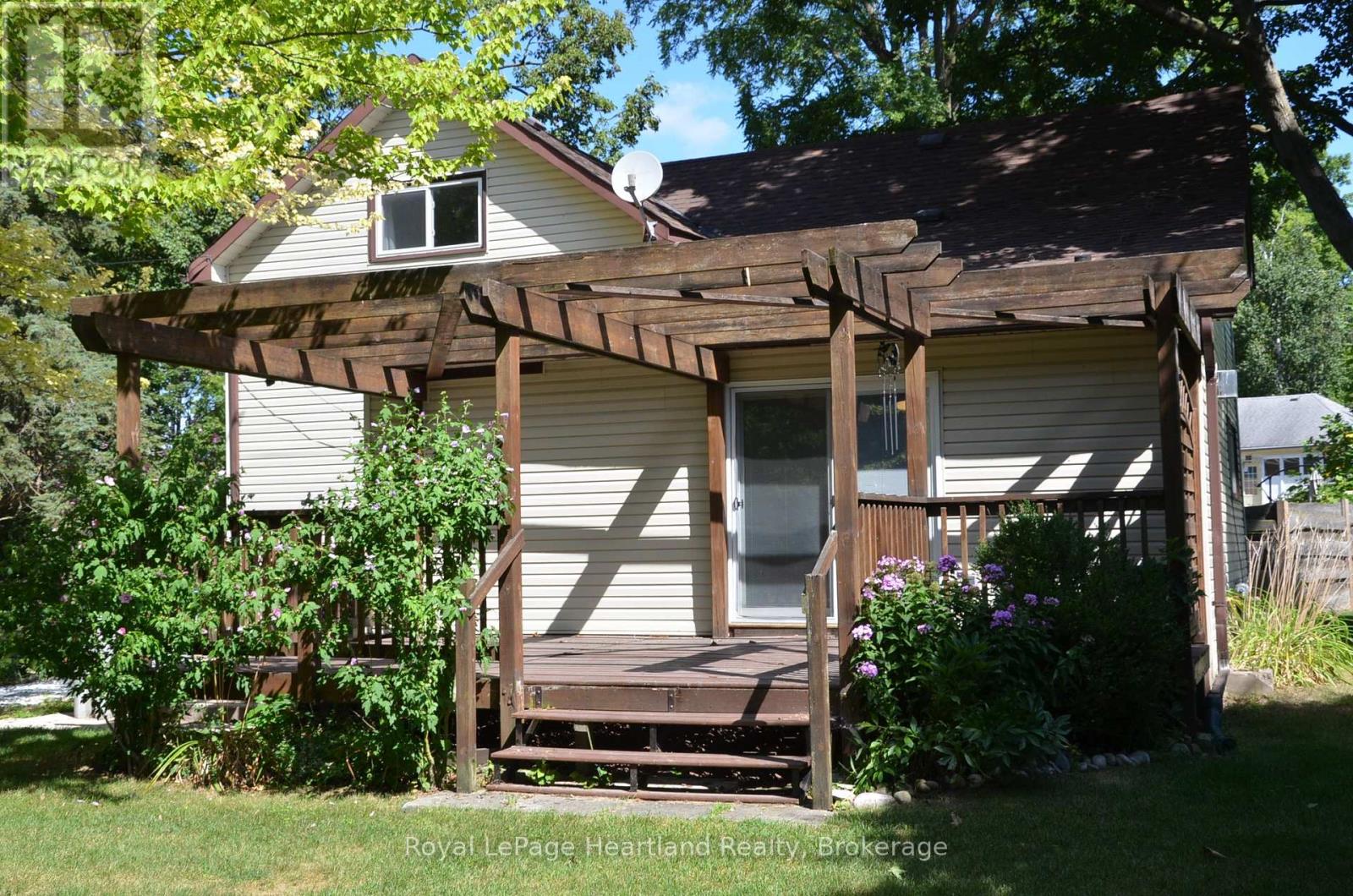 433 Albert Street, Huron East, Ontario  N0G 1H0 - Photo 30 - X12359549