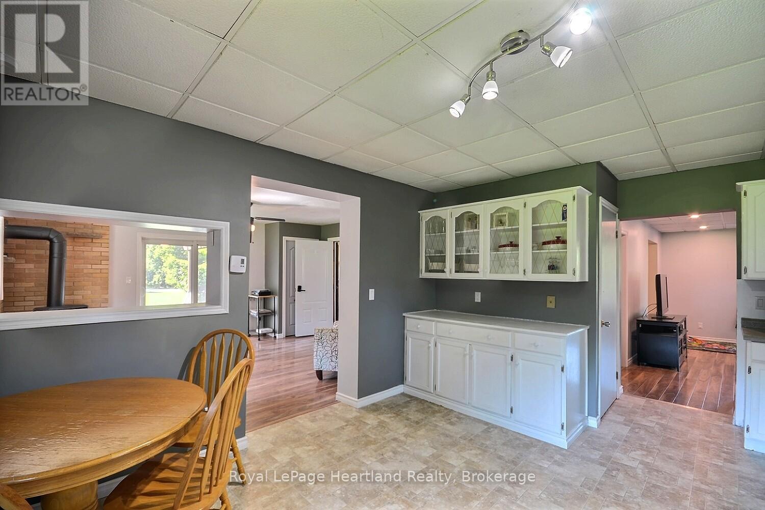 433 Albert Street, Huron East, Ontario  N0G 1H0 - Photo 9 - X12359549