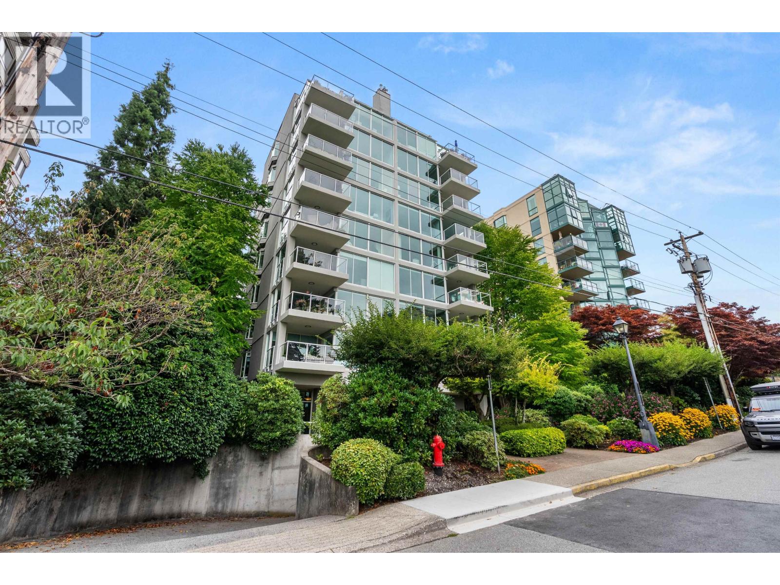 Property at 501 1455 DUCHESS AVENUE image 3