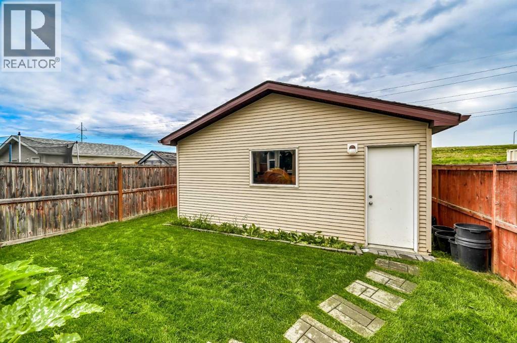 143 Cranberry Way Se, Calgary, Alberta  T3M 1K3 - Photo 24 - A2248236