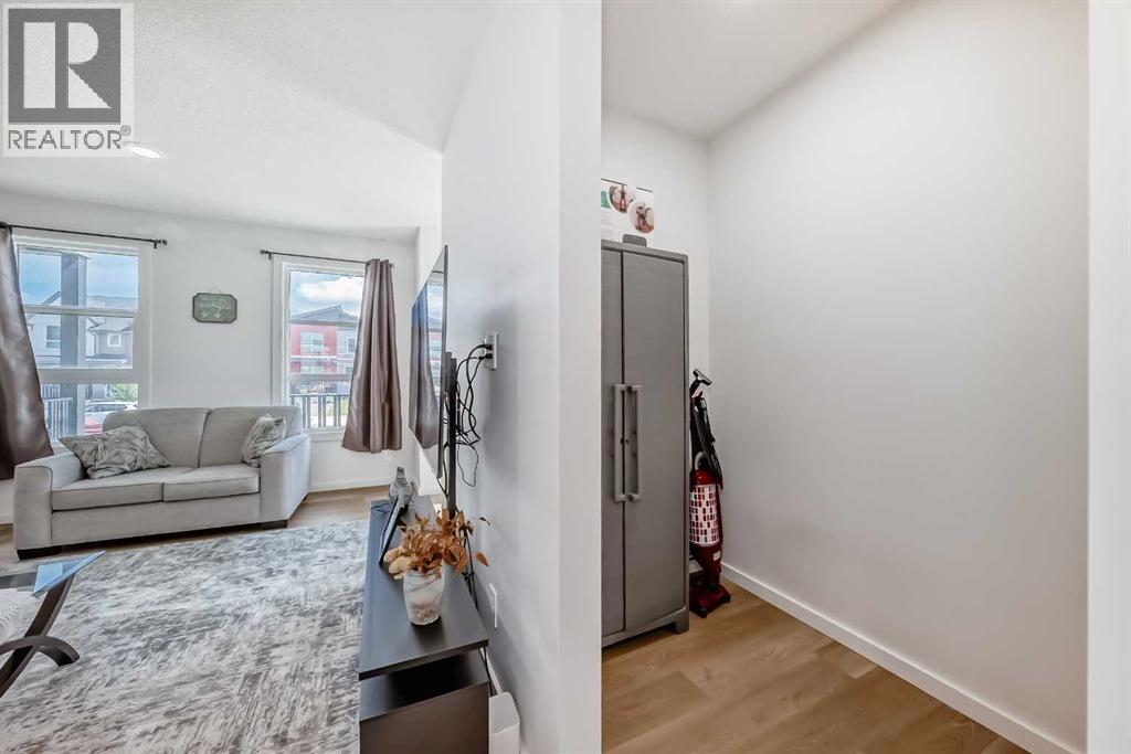 197 Belmont Drive Sw, Calgary, Alberta  T2X 5A1 - Photo 12 - A2250046