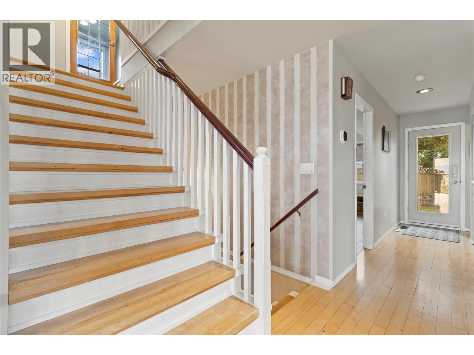 2500 4th Avenue Se, Salmon Arm, British Columbia  V1E 1K7 - Photo 35 - 10360346