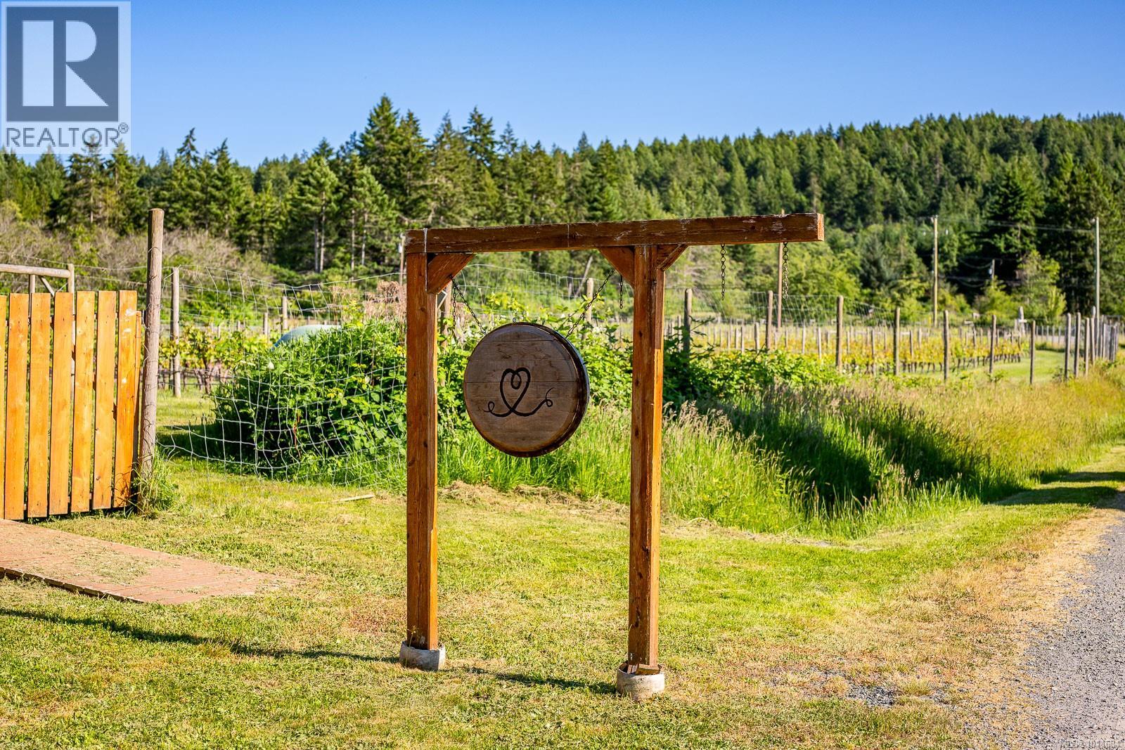 1885 Central Rd, Hornby Island, British Columbia  V0R 1Z0 - Photo 11 - 1011634