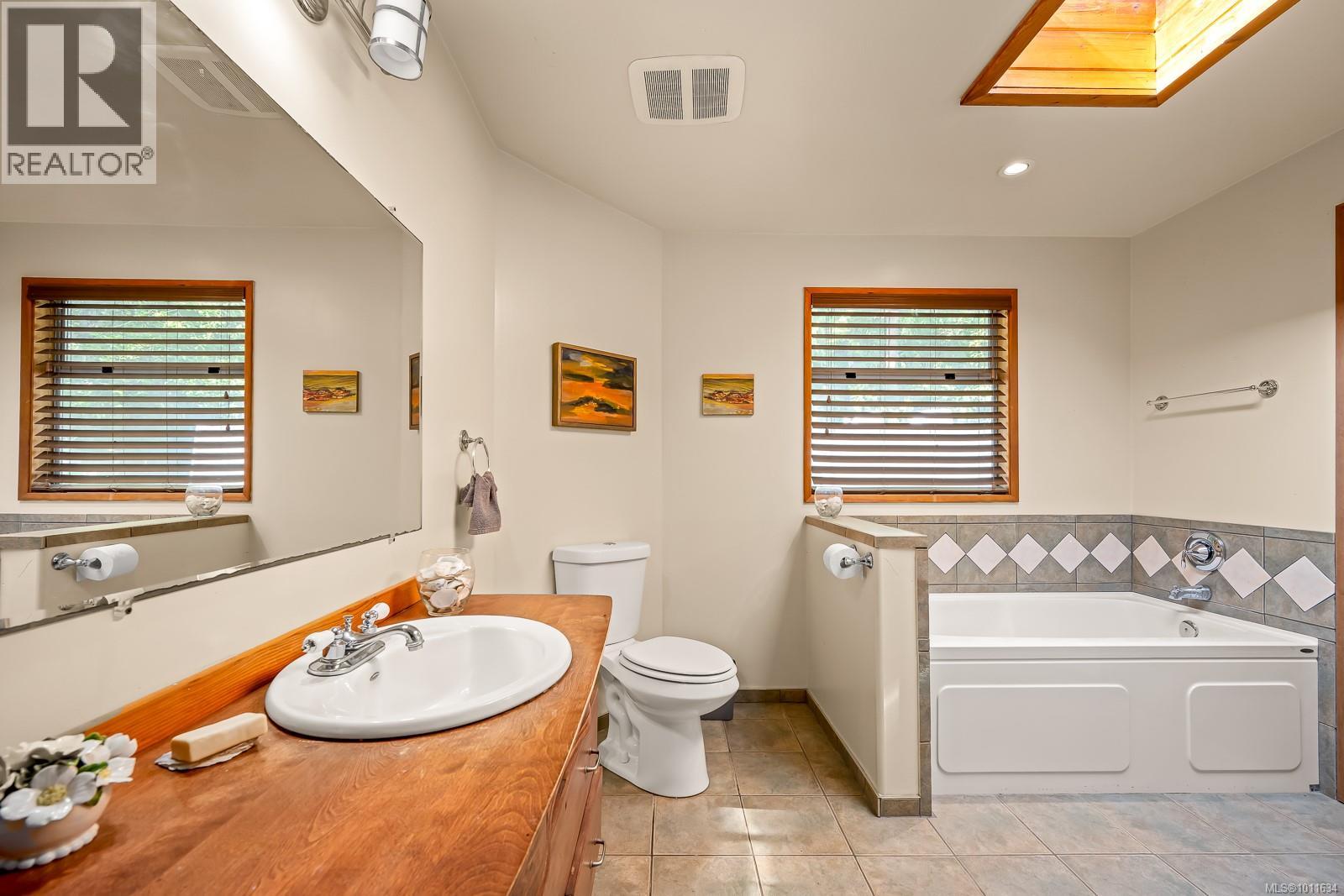 1885 Central Rd, Hornby Island, British Columbia  V0R 1Z0 - Photo 69 - 1011634
