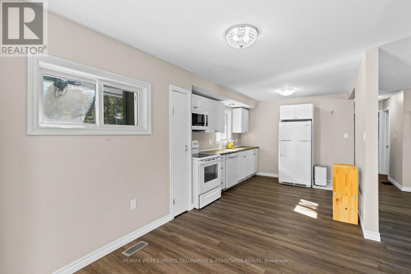 7221 Highway 6 Road, Northern Bruce Peninsula, Ontario  N0H 2T0 - Photo 16 - X12359420