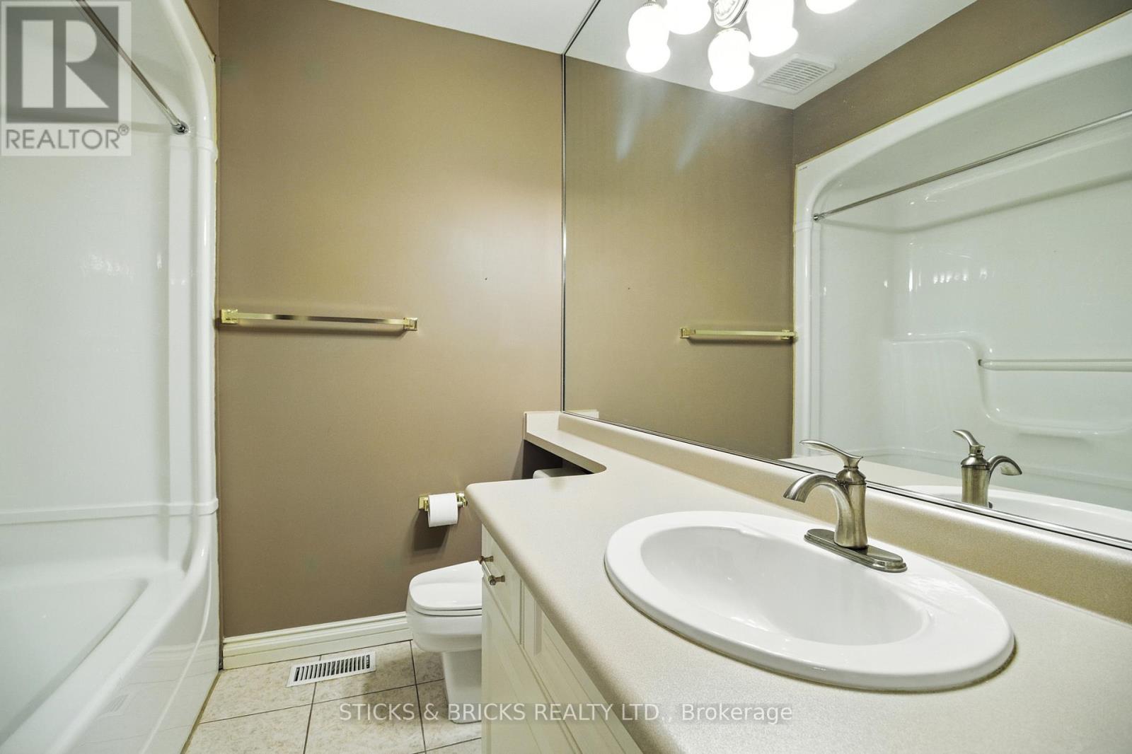 16 - 4667 Portage Road W, Niagara Falls, Ontario  L2E 6A9 - Photo 29 - X12272763