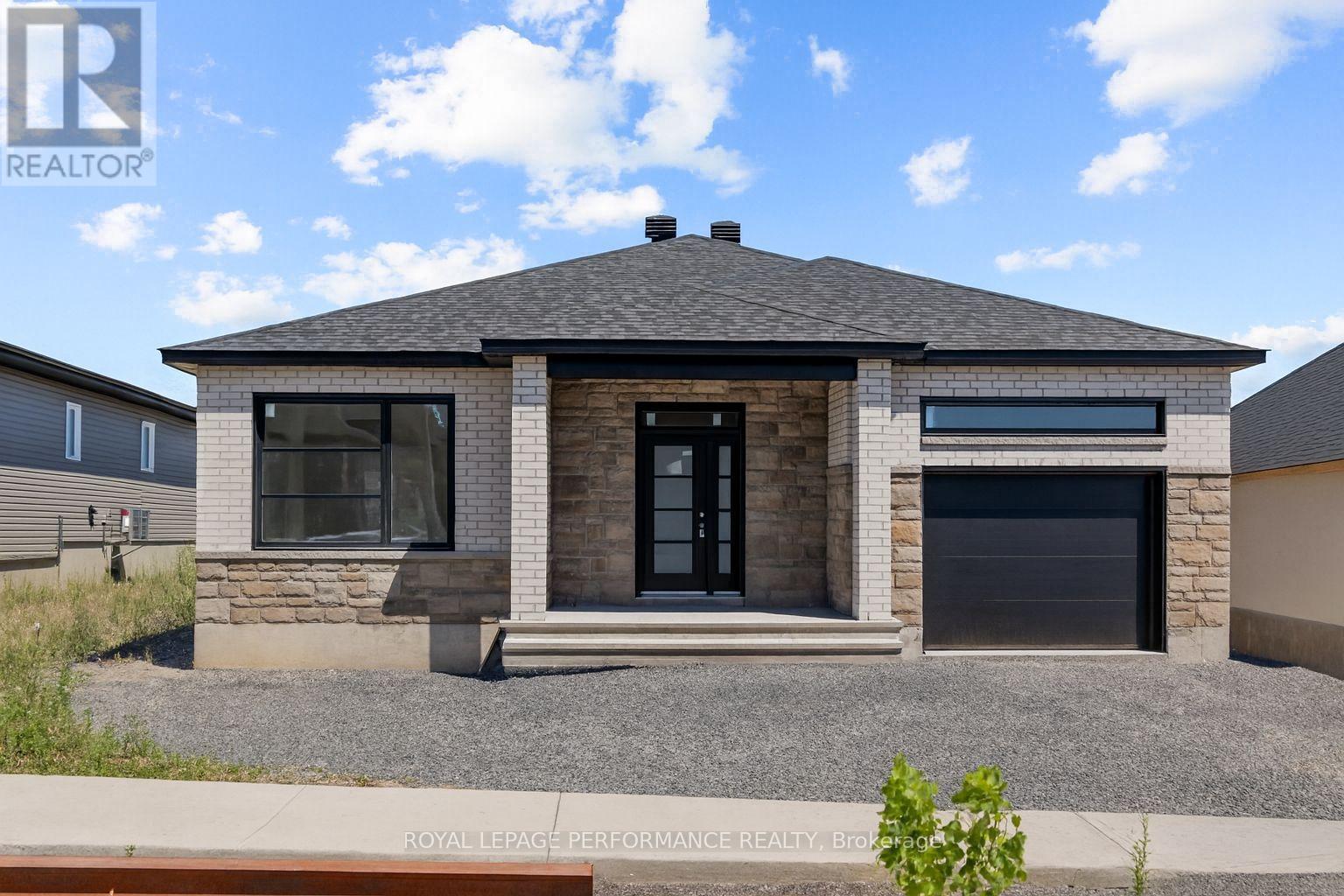 41 FORRESTER WAY, South Stormont, Ontario
