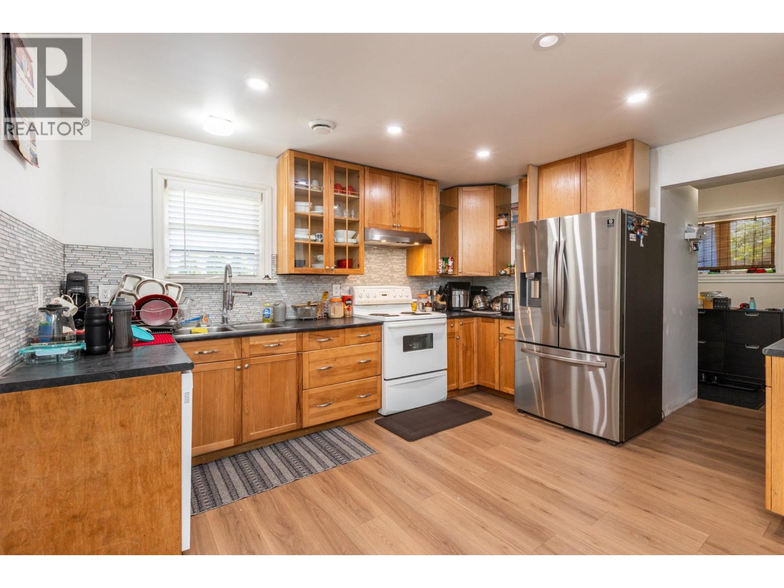 Property at 20514 WESTFIELD AVENUE image 3