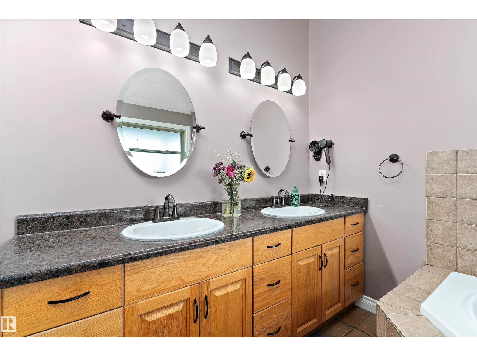 1018 Twp Road 512, Rural Parkland County, Alberta  T7Y 2N6 - Photo 29 - E4454280