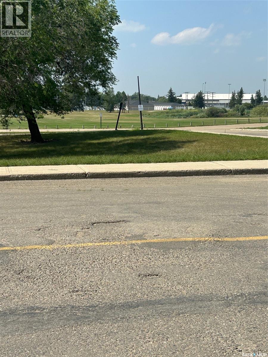 1822 110th Street, North Battleford, Saskatchewan  S9A 2Z7 - Photo 3 - SK016344