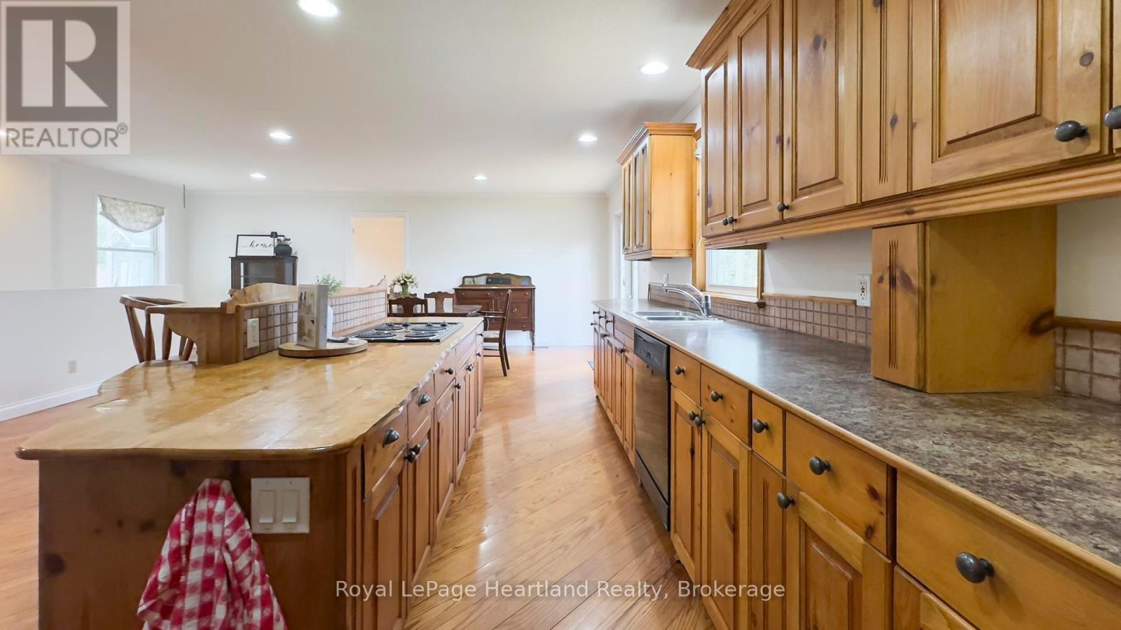 41829 Amberley Road, Morris Turnberry, Ontario  N0G 1G0 - Photo 16 - X12347018