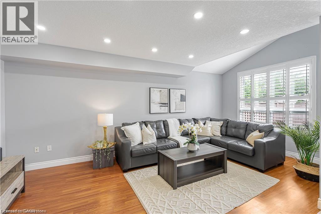 257 Grey Fox Drive, Kitchener, Ontario  N2E 3N7 - Photo 5 - 40762783
