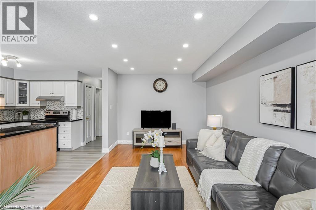 257 Grey Fox Drive, Kitchener, Ontario  N2E 3N7 - Photo 7 - 40762783