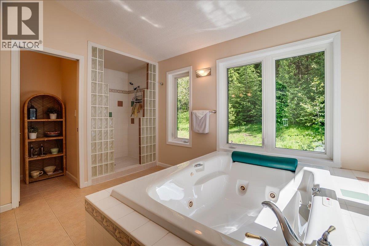 4399 Bird Creek Road, Nelson, British Columbia  V1L 6X2 - Photo 26 - 10350408