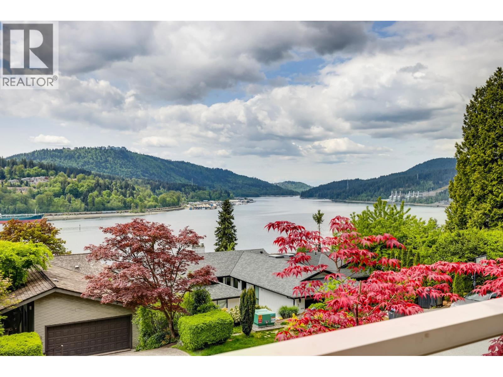 31 AXFORD BAY, Port Moody, British Columbia